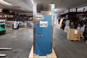4175 Traulsent RHF132WP warming cabinet (1)