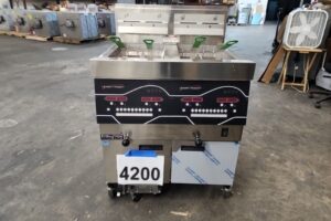 4200 Henny Penny EEF-242 FFXX double deep fryer with filtration (2)
