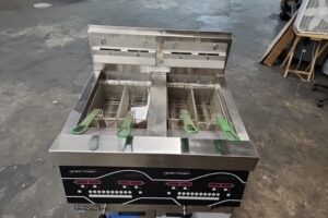 4200 Henny Penny EEF-242 FFXX double deep fryer with filtration (3)