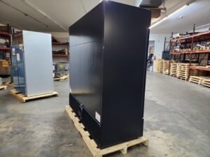 4296 True 3-door merchandiser refrigerator GDM72BK (9)