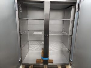 4298 Traulsen 2-door refrigerator G20010 (4)