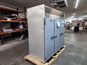 4299 Traulsen 3-door freezer fridge G31010 (9)