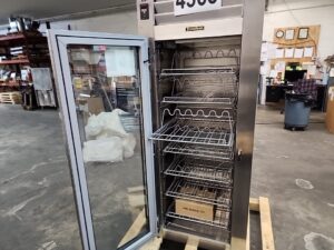 4365 Traulsen RHT126WUT-FHG Wine refrigerator (5)