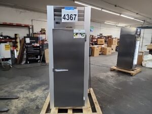4367 Traulsen G10010 Single door refrigerator (2)