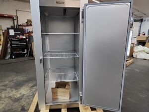 4367 Traulsen G10010 Single door refrigerator (8