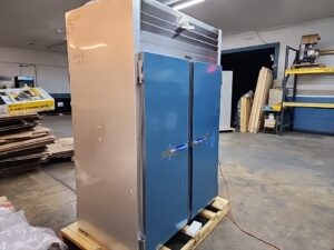 4420 Traulsen 4-door pass through refrigerator G20014P (8)