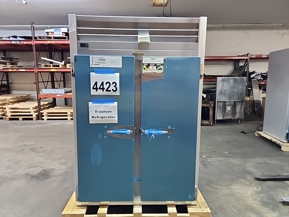 4423 Traulsen 2-door refrigerator G20010 (2)
