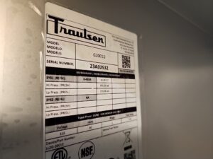 4423 Traulsen 2-door refrigerator G20010 (4)