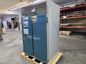 4423 Traulsen 2-door refrigerator G20010 (5)