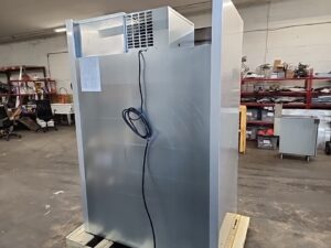 4432 Traulsen Refrigerator 2-door G20010 (1)