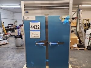 4432 Traulsen Refrigerator 2-door G20010 (2)