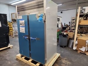 4432 Traulsen Refrigerator 2-door G20010 (6)