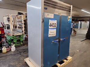 4432 Traulsen Refrigerator 2-door G20010 (8)