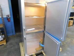 4474 Traulsen 4-door freezer TR2G-22001(1)
