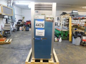 4476 Traulsen 1-door commercial freezer G12010 (2)