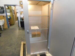 4477 Traulsen 1 door commercial freezer G12010 (1)