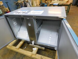 4479 Traulsen under counter freezer UTH48-ZCF-LR (2)