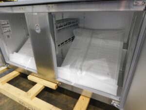 4482 Traulsen UHT60-ZCF-LR counter top refrigerator (6)