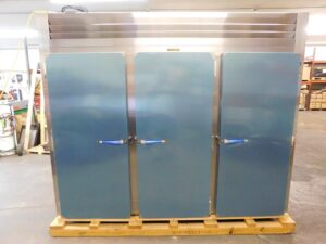 4483 Traulsen RR332LP roll-in refrigerator (4)