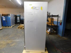 4471 Traulsen G22010 2- door freezer (3)