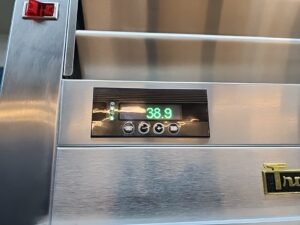 4607 Traulsen RHT132NP narrow pass through refrigerator (5)