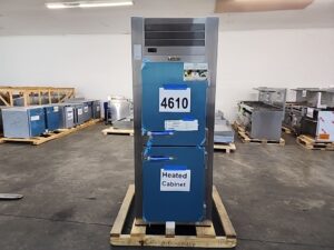 4610 Traulsen RW132W 2-door warming cabinet (2)