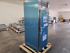 4610 Traulsen RW132W 2-door warming cabinet (6)