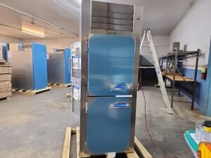 4611 Traulsen AH132WP Refrigerator (6)