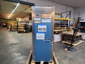 4616 Traulsen RHT132W refrigerator (2)