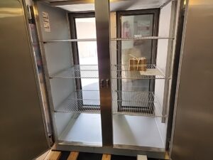 4698 Traulsen AHT232NPUT-FHG pass thru refrigerator with glass doors (4)