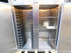 4695 Traulsen RHT232WPUT-FHS refrigerator (5)