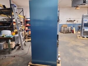 4708 Traulsen AHT132WUT-HHG glass door refrigerator (6)