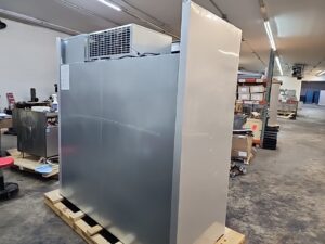 4879 Traulsen G31301 6-door freezer (1)