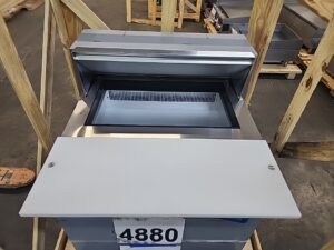 4880 Traulsen UPT328-L prep station refrigerator (3)