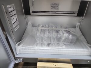 4880 Traulsen UPT328-L prep station refrigerator (6)