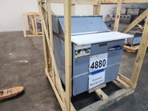 4880 Traulsen UPT328-L prep station refrigerator (8)
