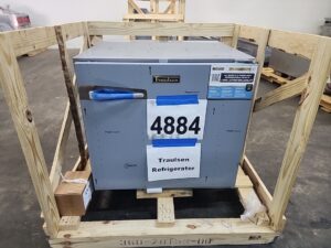 4884 Traulsen UHT32-R 1-door refrigerator (2)