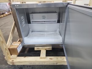 4884 Traulsen UHT32-R 1-door refrigerator (4)