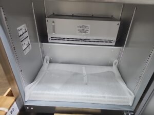 4884 Traulsen UHT32-R 1-door refrigerator (5)