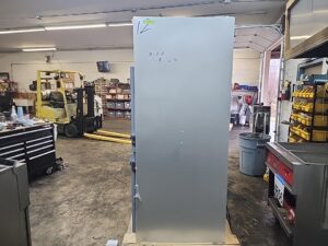 4887 Traulsen G31303 6-door freezer (5)