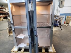 4892 Traulsen G21001 4-Glass Door refrigerator (1)