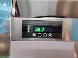 4700 Traulsen 2-door refrigerator AHT132WUT-HHS (3)
