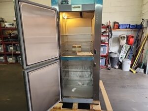 4700 Traulsen 2-door refrigerator AHT132WUT-HHS (4)