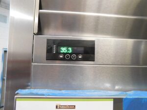 4464 Traulsen RHT232N Refrigerator (3)