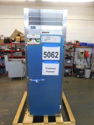 5062 Traulsen RLT132NUT-FHS freezer (13)