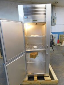 5063 Traulsen G10001 refrigerator (6)