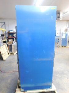 5064 Traulsen RH132WPUT-HHG Refrigerator (1)