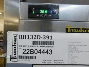 5065 Traulsen RHT132DUT-HHG Refrigerator (6)