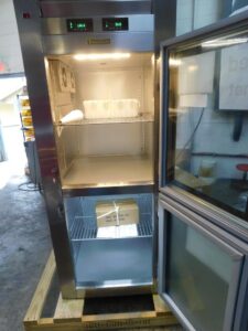 5067 Traulsen ADH132WUT-HHS warmer refrigerator (4)