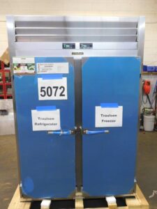 5072 Traulsen RDT232NUT-FHS refrigerator freezer (3)